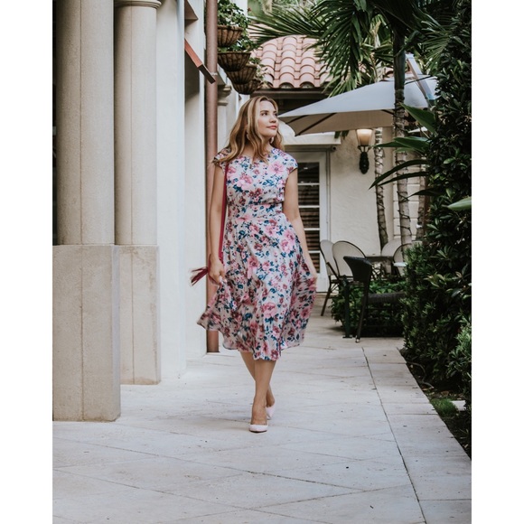 Gal Meets Glam Julia Floral Pink Midi Dress 4 - Picture 3 of 8